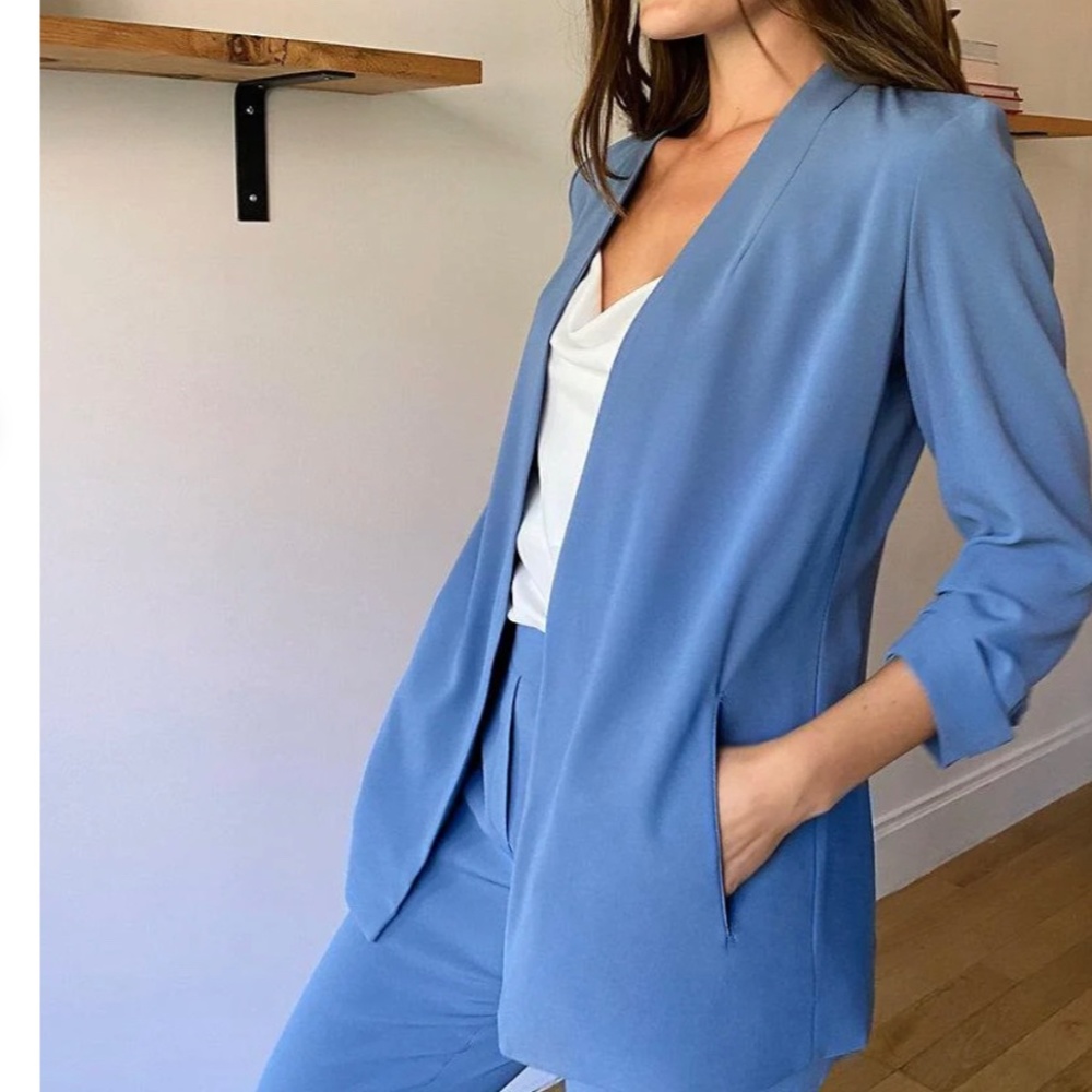 Aritzia Babaton Power Hip Blazer - Powder Blue - Size 0